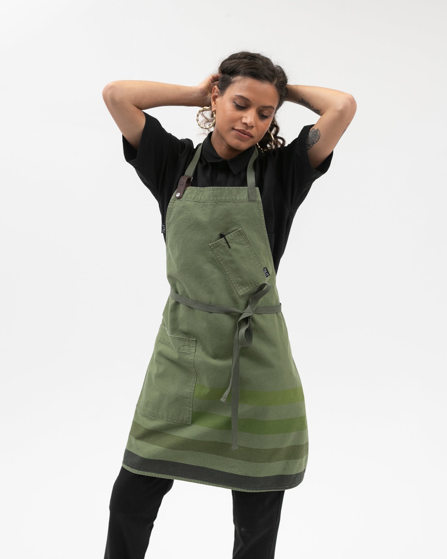 TILIT striped apron in olive green 