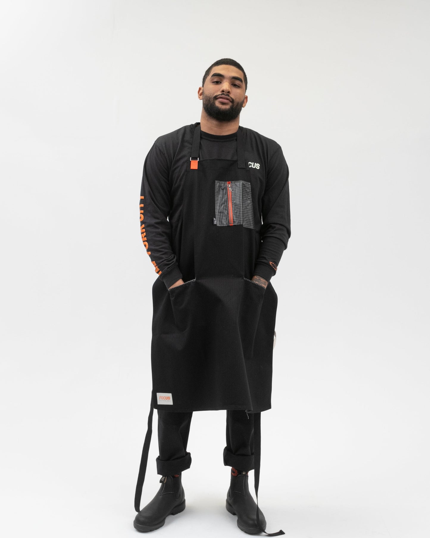 Tilit Satterfield Apron in Black